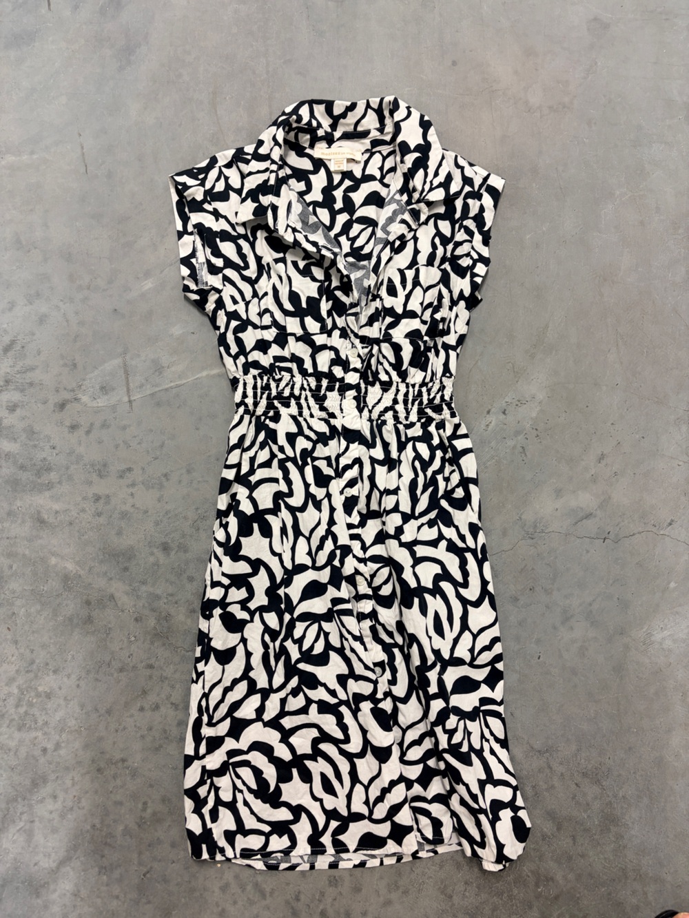 Monteau Black and White Abstract Floral Print Top